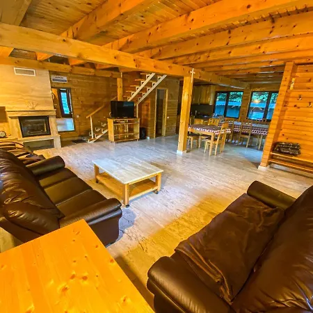 Pensiunea La Rus I Si Ii Holiday home